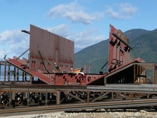 midship-section-takes-shape2-320x240