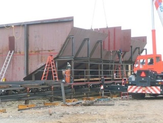 racing-to-get-midship-closed2-320x242